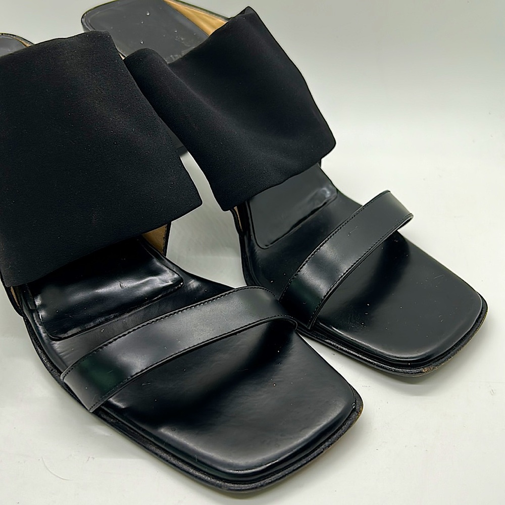 Salvatore Ferragamo Black Leather Strappy Heels Sandals Shoes **Size 9.5** 🌸🌸 - Picture 3 of 10